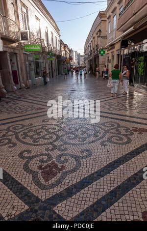 Rua piétonne. de Santo António, Faro, Algarve, Portugal Banque D'Images