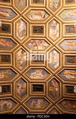 Plafond décoratif au Palazzo del Te à Mantoue, Italie. Le palais a été construit au 16e siècle pour Frederico II Gonzaga, Marquis de la Ma Banque D'Images