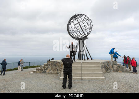 NorthCape est une célèbre attraction touristique grand nord en Norvège. Banque D'Images