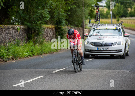 Glasgow, Ecosse. 8e août 2018. Un concurrent dans le championnat européen de Mens Vélo Time Trial event racing à travers la campagne près du village de Lennoxtown, en Écosse. George Robertson Crédit/Alamy Live News Banque D'Images