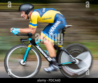 Glasgow, Ecosse. 8e août 2018. Un concurrent dans le championnat européen de Mens Vélo Time Trial event racing à travers la campagne près du village de Lennoxtown, en Écosse. George Robertson Crédit/Alamy Live News Banque D'Images