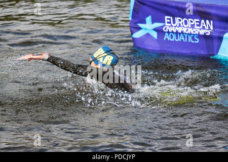 Le Loch Lomond, Ecosse, Royaume-Uni. 9 Août, 2018. Ukraine's Krystyna Panchishko (6) participe à la tour synchronisée féminine de 10 km de course finale, durant la journée 8 de la Glasgow 2018 Championnats d'Europe, au parc national du Loch Lomond et des Trossachs. Credit : Iain McGuinness/Alamy Live News Banque D'Images