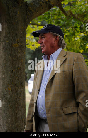 Stamford, Lincolnshire, Royaume-Uni. 9 Août, 2018. 9 août 2018. Le capitaine Mark Phillips parle des médias, grâce à l'écloserie de truite complexe durant les 2018 Land Rover Burghley Horse Trials Media Preview Day, Stamford, au Royaume-Uni. Jonathan Clarke/Alamy Live News Banque D'Images