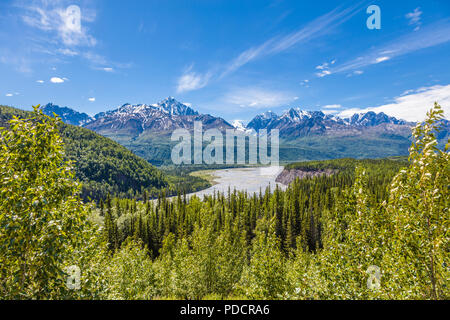 Matanuska River le long de la Glenn Highway entre Anchorage et Glennallen en Alaska Banque D'Images