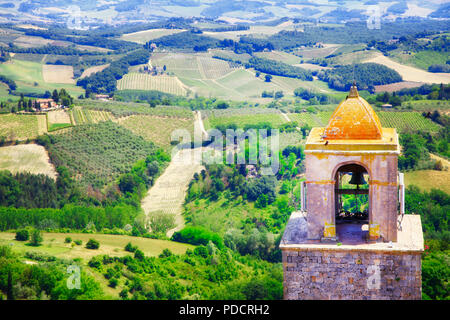 San Gimignano impressionnant,village avec vue sur la tour et hill,Toscane,Italie. Banque D'Images