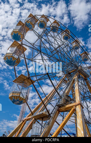 Une grande roue sur la promenade à Bridlington, Yorkshire, Angleterre, Royaume-Uni Banque D'Images