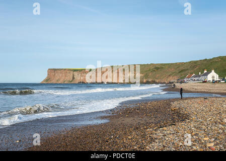 Plage de galets à Saltburn-by-the-sea sur la côte de North Yorkshire, Angleterre. Banque D'Images