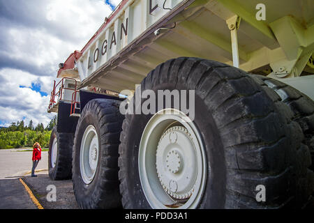 Véhicules à usage spécial de la mine à ciel ouvert dans la région de Logan Lake Colombie-Britannique Canada Banque D'Images