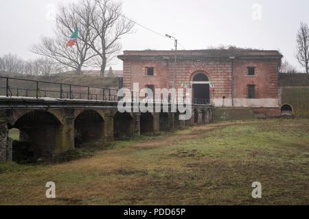 La Citadelle abandonnée d'Alessandria, Italie. En ce moment à des caries et menacé par des destructions. Banque D'Images