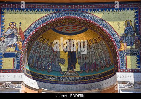 L'Italie, Rome, façade extérieure du presbytère de San Lorenzo dans le Palatin Banque D'Images