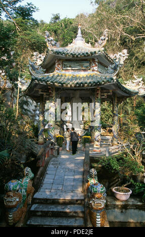 La pagode Linh Ong et dans la montagne de Marbre à Thoy fils près de Danang, Vietnam pour un usage éditorial uniquement Banque D'Images
