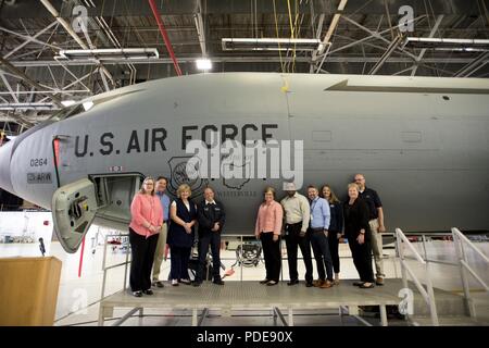 La 121e Escadre de ravitaillement en vol est titulaire d'une cérémonie à consacrer un de leurs KC-135 Stratotankers comme la fierté de Westerville Mai 18,2018, à la Rickenbacker Air National Guard Base, Ohio. Banque D'Images
