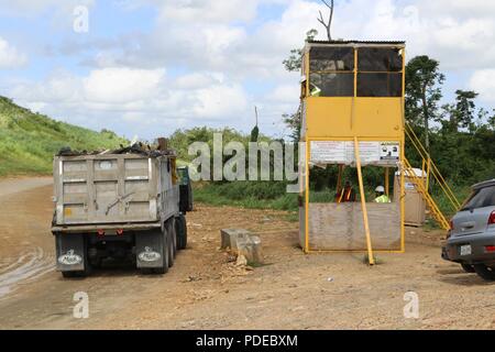 Le U.S. Army Corps of Engineers (USACE) collecte et de gestion de Porto Rico a atteint les 4 000 000 verges cubes de débris recueillis étape importante le 15 mai 2018. Banque D'Images