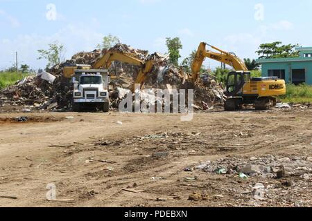 Le U.S. Army Corps of Engineers (USACE) collecte et de gestion de Porto Rico a atteint les 4 000 000 verges cubes de débris recueillis étape importante le 15 mai 2018. Banque D'Images