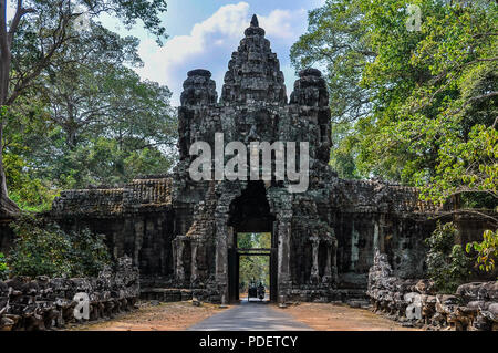 Porte dans les ruines d'Angkor Wat, au Cambodge Banque D'Images