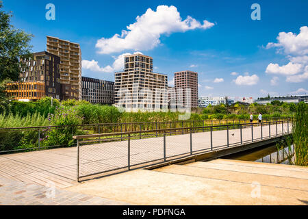 Parc Clichy Batignolles, également connu sous le nom de parc Martin Luther King est l'un des nouveaux parcs urbains à Paris, France. Banque D'Images