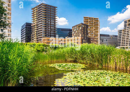 Parc Clichy Batignolles, également connu sous le nom de parc Martin Luther King est l'un des nouveaux parcs urbains à Paris, France. Banque D'Images