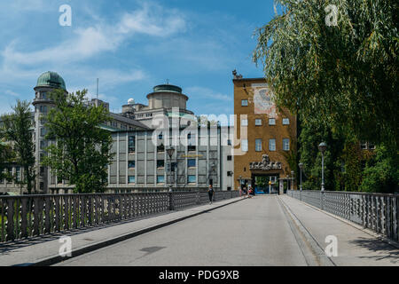 Munich, Allemagne - le 28 juillet 2018 : façade d'entrée pour le Musée Allemand, le Deutsches Museum à Munich, Allemagne, le plus grand musée de la science Banque D'Images