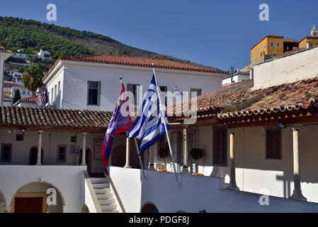 Église de l'Assomption de la Vierge Marie et musée ecclésiastique dans la ville d''Hydra, l'île d'Hydra, Grèce Banque D'Images