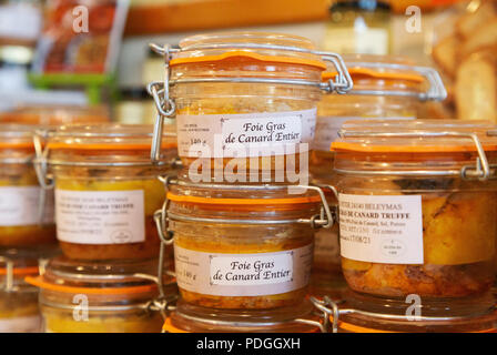 Le Foie Gras de Canard pate à vendre en bouteilles scellées, Dordogne, France Europe Banque D'Images