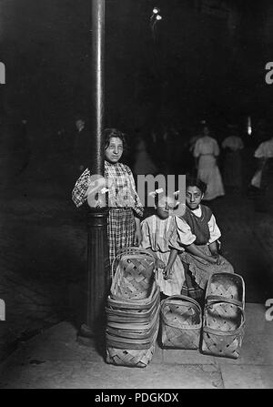 Marie Costa, panier, vendeur dans un marché de Cincinnati. 10 heures Samedi, Août 1908 Banque D'Images