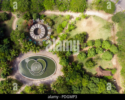 Vue aérienne de park à Barra da Tijuca, Rio de Janeiro. Pov Bourdon indique des formes et des motifs géométriques. Banque D'Images