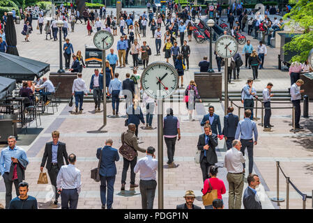 Londres, Royaume-Uni - 06 juin : c'est une vue de Reuters Plaza, un célèbre monument avec cafés et restaurants dans le quartier financier de Canary Wharf Banque D'Images