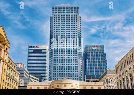 Londres, Royaume-Uni - 06 juin : Vue de bâtiments gratte-ciel moderne dans le quartier financier de Canary Wharf Square Cabot, 06 juin 2018 à Lon Banque D'Images