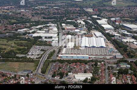 Vue aérienne de MONO Pompes Ltd factory & la zone de jonction Middleton Chadderton, Oldham, Manchester Banque D'Images