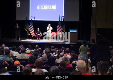 Brooklyn, NY, USA. 9 Août, 2018. Le sénateur américain KIRSTEN GILLIBRAND (D-NY) à une assemblée publique au Pratt Institute de Brooklyn, New York le 9 août 2018 Crédit : Michael Brochstein/ZUMA/Alamy Fil Live News Banque D'Images