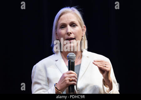 Brooklyn, NY, USA. 9 Août, 2018. Le sénateur américain KIRSTEN GILLIBRAND (D-NY) à une assemblée publique au Pratt Institute de Brooklyn, New York le 9 août 2018 Crédit : Michael Brochstein/ZUMA/Alamy Fil Live News Banque D'Images