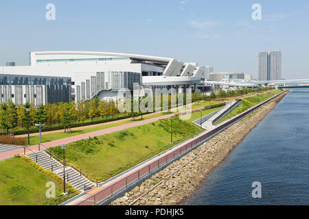 La vue sur Tokyo's nouveau marché de gros à Toyosu le Août 10, 2018, Tokyo, Japon. Le nouveau marché Toyosu devrait ouvrir en octobre prochain, deux ans plus tard qu'initialement prévu, après Gouverneur de Tokyo, Yuriko Koike a déclaré que le nouveau marché est sûr à utiliser. Credit : Rodrigo Reyes Marin/AFLO/Alamy Live News Banque D'Images