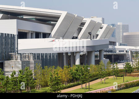 La vue sur Tokyo's nouveau marché de gros à Toyosu le Août 10, 2018, Tokyo, Japon. Le nouveau marché Toyosu devrait ouvrir en octobre prochain, deux ans plus tard qu'initialement prévu, après Gouverneur de Tokyo, Yuriko Koike a déclaré que le nouveau marché est sûr à utiliser. Credit : Rodrigo Reyes Marin/AFLO/Alamy Live News Banque D'Images