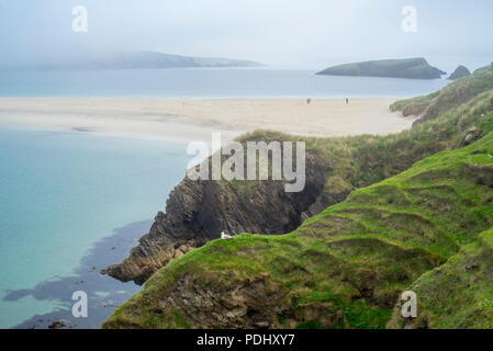 Vue sur la barre d'où la brume de St Ninian's Isle, plus grand tombolo au Royaume-Uni, Dunrossness, Mainland, Shetland, Scotland, UK Banque D'Images