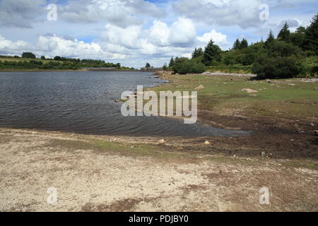 Réservoir de Fernworthy montre des signes de sécheresse, Dartmoor National Park, Devon, England, UK Banque D'Images