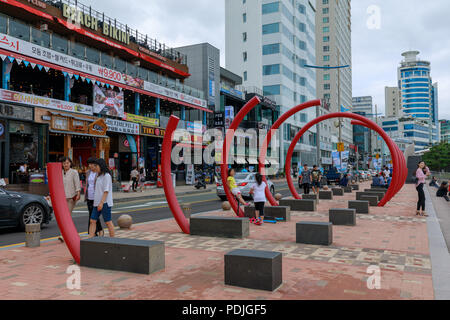 Busan, Corée du Sud - Jul 7, 2018 : Belle Plage de Gwangalli au public des arts dans la ville de Busan Banque D'Images