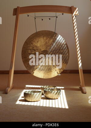 Le son des instruments, Feng Gong et singing bowls Banque D'Images