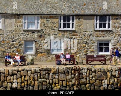 Front de mer port Mousehole,chalets,Cornwall, Angleterre, Royaume-Uni Banque D'Images