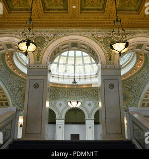 Ouvert en 1897, la première bibliothèque publique, le Centre culturel de Chicago Bradley Hall dispose de chambres élégantes et de mosaïque de marbre plus grand dôme en verre Tiffany Banque D'Images