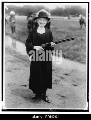 Annie Oakley, avec Buffalo Bill lui a donné des armes à feu Banque D'Images