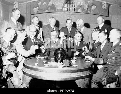 13 visites ANMM (marine allemande) Pic de Sydney. 00024911 (8227633261) - version recadrée Banque D'Images