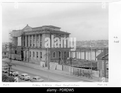121 Archives de l'État du Queensland 6394 Construction d'extensions à la bibliothèque de l'État du Queensland sur William St Mars 1959 Brisbane Banque D'Images