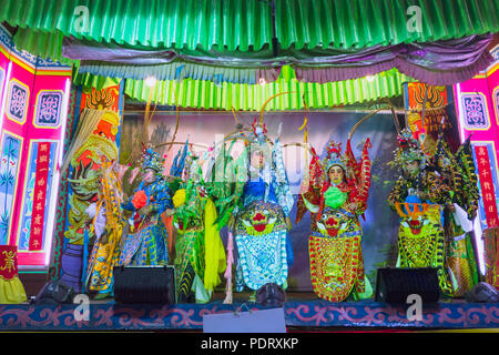 L'acteur chinois cantonais traditionnels de rendement de la culture opéra musical avec robe colorée. Lampang, Thaïlande, mars 2018. Banque D'Images