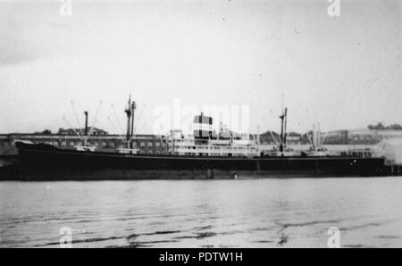 207 1 113396 StateLibQld Nowshera amarré au quai magasin de laine, Brisbane Banque D'Images