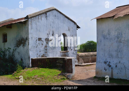 Propriété de campagne abandonnée dans un village indien Banque D'Images