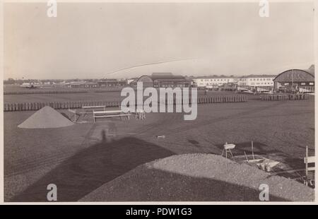 Droit de l'album photo de Karl Oberfeldwebel Gendner de 1. La Kampfgeschwader 40, Staffel : Parade à Giebelstadt en 1936, l'Aérodrome de base 8./KG 355. Banque D'Images