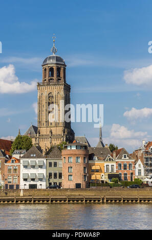 Tour de l'église Lebuinus à Deventer, Pays-Bas Banque D'Images