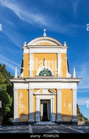 San Giorgio, l'église Saint Georges, Portofino, Gênes, Ligurie, Italie. Banque D'Images