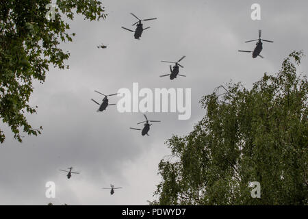 Célébrations pour RAF100 a commencé le 1er avril 2018 lorsque la Royal Air Force mis cent cent jours plus tard, le 10 juillet, dans le cadre des principales célébrations, une parade et défilé de 100 avions à Londres. Avec : Atmosphère, voir Où : London, England, United Kingdom Quand : 10 juillet 2018 : Crédit Wheatley/WENN Banque D'Images