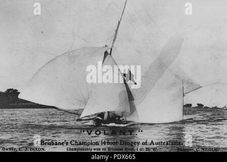 260 1 290959 StateLibQld Volant, 14 pied canot sous voiles à Brisbane, 1907 Banque D'Images
